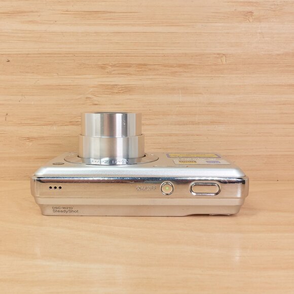 Sony Cyber-shot DSC-W210 / 12.1MP Digital Camera / Compact & Ready to Use - Picture 4 of 10